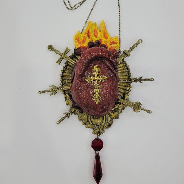 Sacred heart decorative pendant