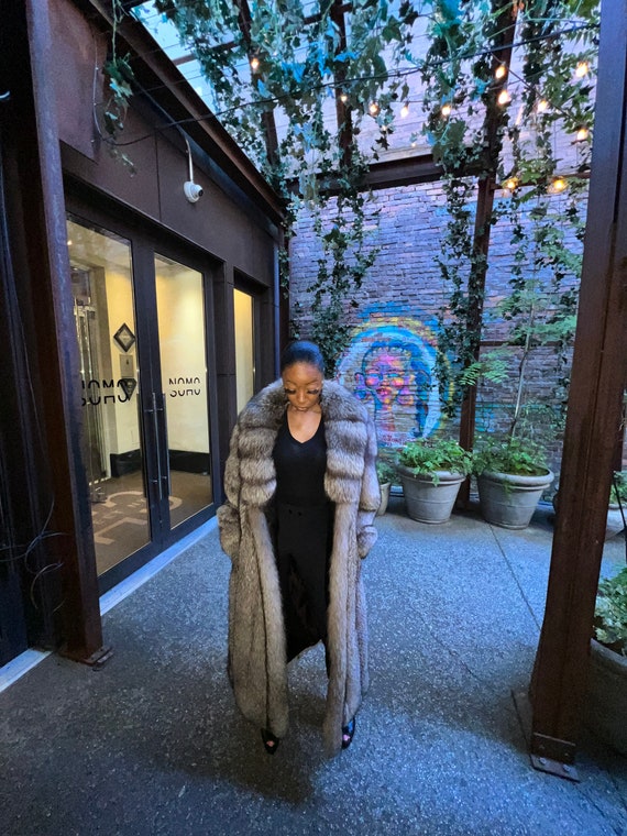 Pre-loved Silver fox coat - image 10