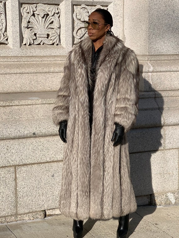 Classic Men's Canadian Silver Fox Fur Coat 234476 – MARC KAUFMAN FURS