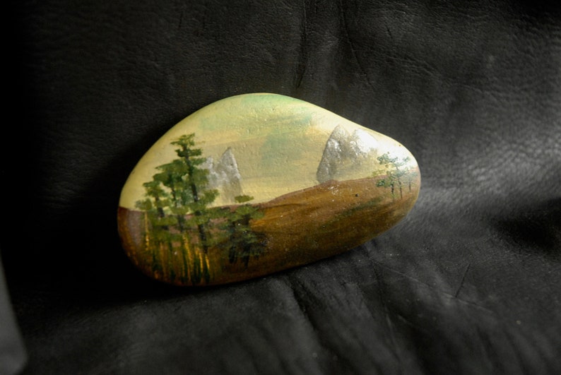 Bergwald bemalter Berg Bergkunst Kunstfelsen - Etsy