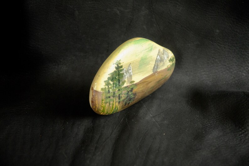 Bergwald bemalter Berg Bergkunst Kunstfelsen - Etsy