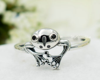 925 Sterling Silver Peeping Frog Ring For Women & Children.  Cute Dainty Stackable Frog Ring. Tropical Pond Animal Jewelry. Gift For Her.