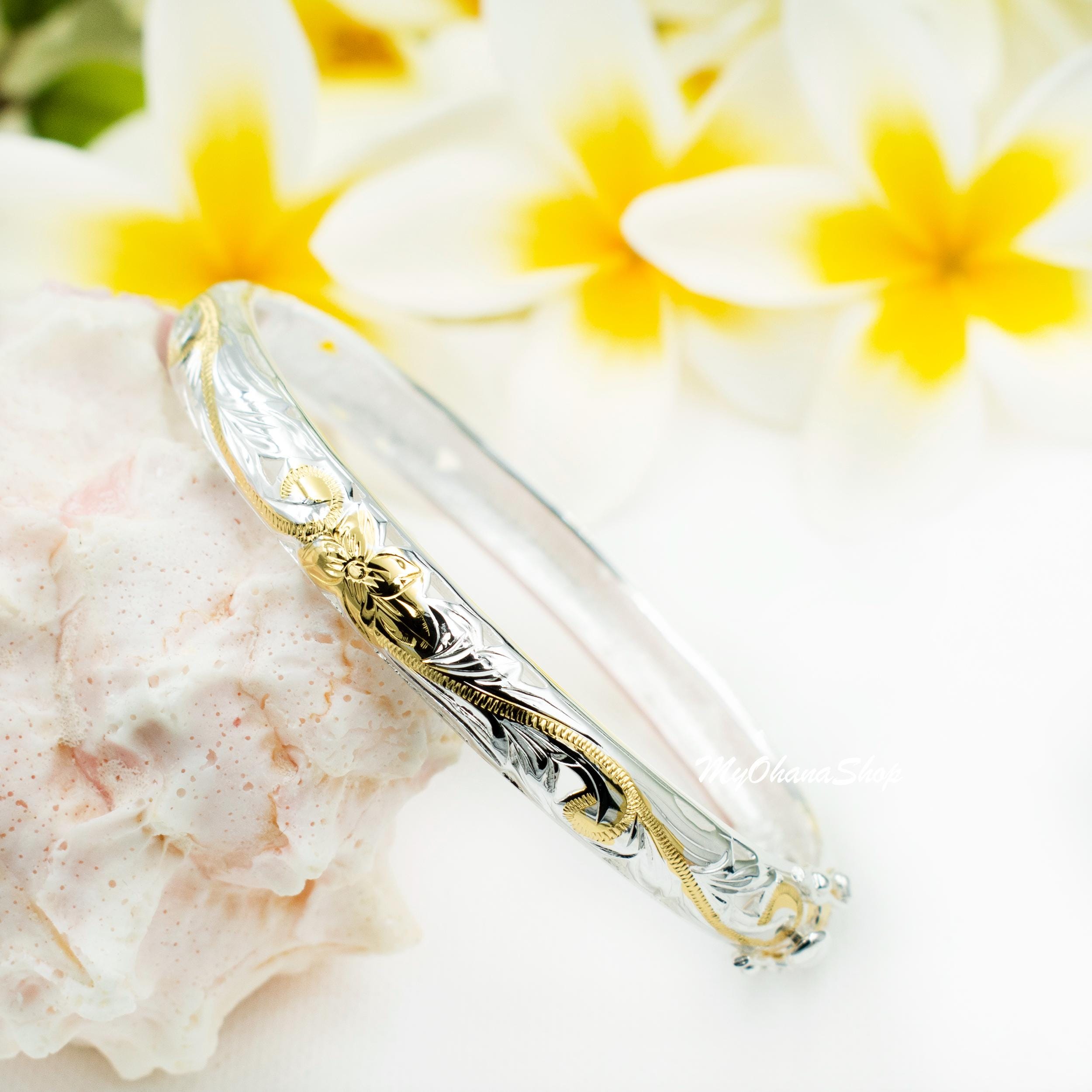 Lhiannan:Shee papillon bangle SV925 蝶 腕輪 925 Sterling Silver Hawaiian Open Bangle for Women. 8mm Hinged