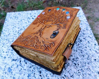 Handgemaakte leren levensboom dagboek: zeven stenen grimoire, deckle-rand