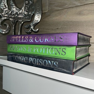 Pilha de livros de Halloween | Decoração de Halloween | Pacotes de livros de Halloween | Livros de Halloween | Itens de Halloween | Livros artesanais