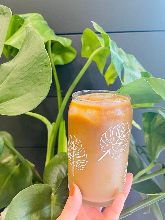 Iced Coffee Glass, Monstera Leaf, Glass Coffee Cup, Soda Glass Can, Glass Can, Iced Coffee Glass, Aesthetic Glass Beer Can, Beer Glass Cup