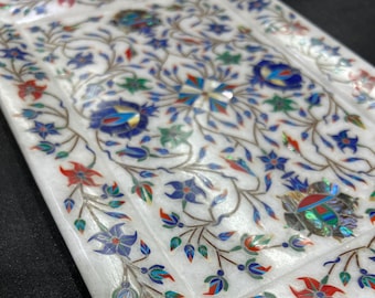 タージ・マハルの花の象嵌細工の貴石モザイク、手彫りの白いマクラナ