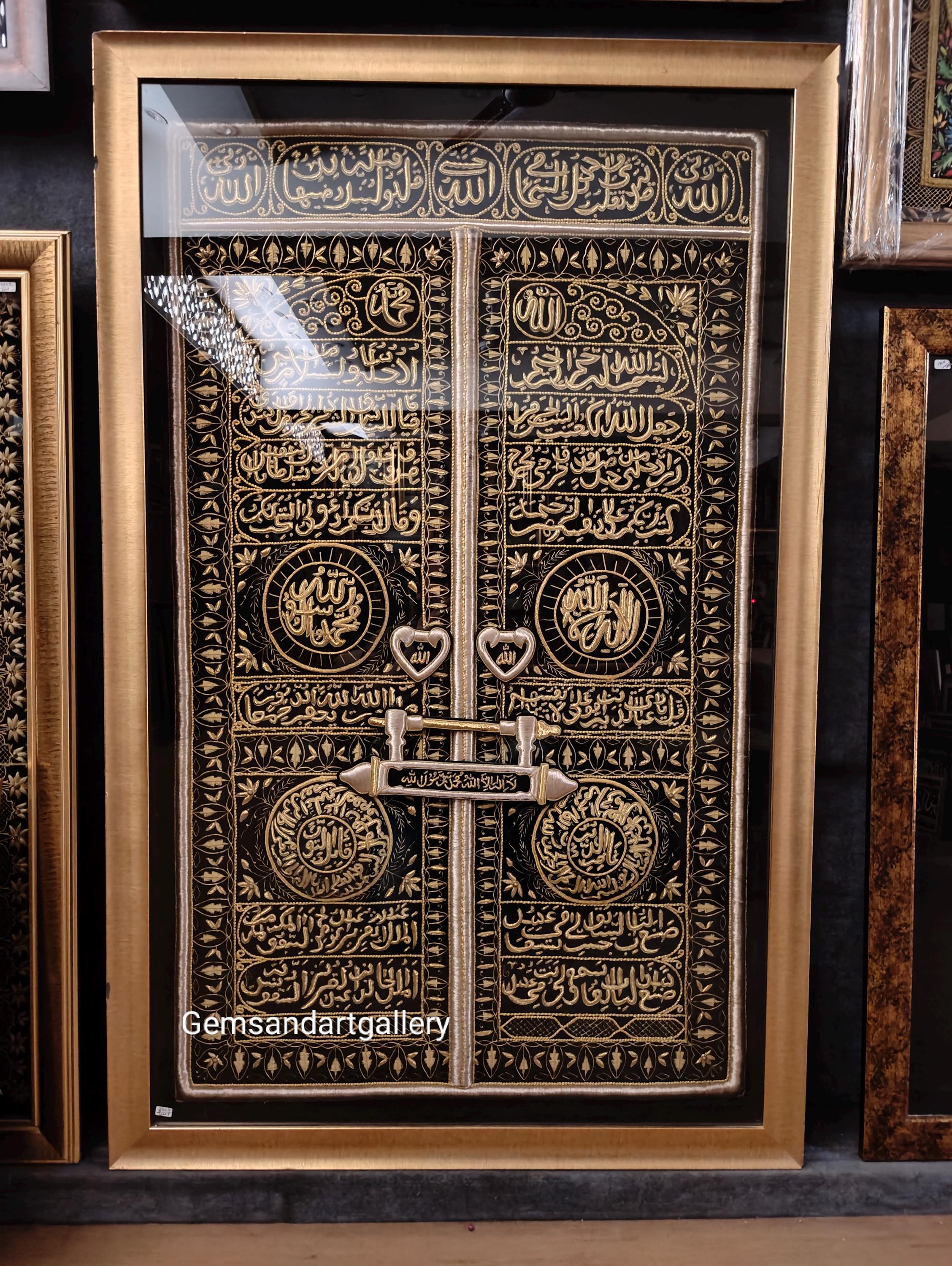 イジス・キシュカ 額縁 アート インテリア Kaaba Door Wall Art | Framed Hand Embroidered Zardozi Tapestry