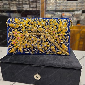 Cartera Zardozi con diseño vintage bordado a mano y piedras semipreciosas (25 x 15 x 5 cm)