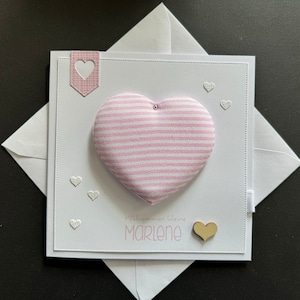 Karte zur Geburt Baby personalisiert Name Mädchen Herz rosa Geldgeschenk