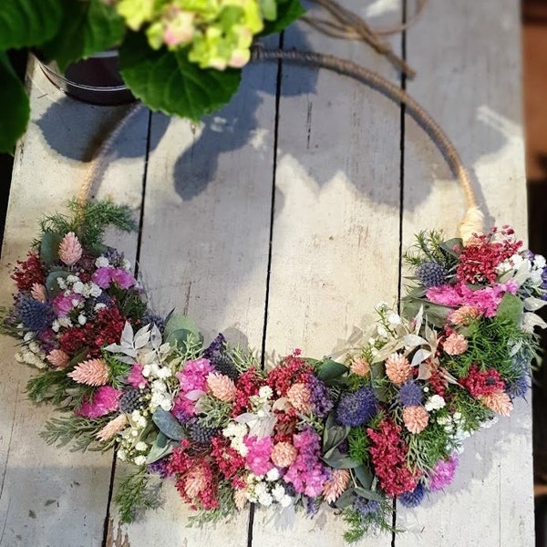 Flowerhoop "rosa/blau/weiß" Trockenkranz ,Trockenblumen, Distel, Eucalyptus, Getreide,