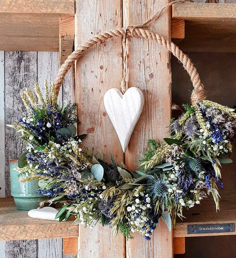 Flowerhoop "DISTEL-LIEBE" , stylischer Trockenkranz, Disteln, Schleierkraut R.Kordel mit Herz