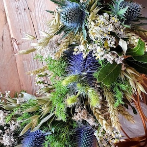 Flowerhoop "DISTEL-LIEBE" , stylischer Trockenkranz, Disteln, Schleierkraut bild 8