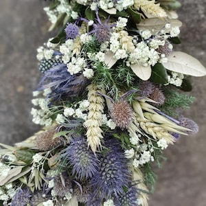 Flowerhoop "DISTEL-LIEBE" , stylischer Trockenkranz, Disteln, Schleierkraut bild 6