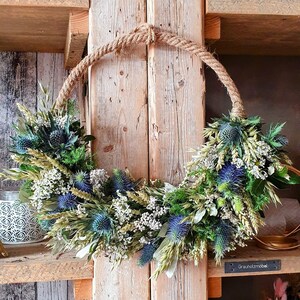 Flowerhoop "DISTEL-LIEBE" , stylischer Trockenkranz, Disteln, Schleierkraut R.Kordel ohne Herz