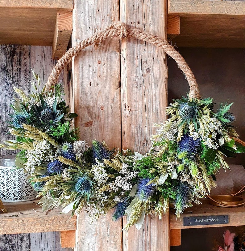 Flowerhoop "DISTEL-LIEBE" , stylischer Trockenkranz, Disteln, Schleierkraut R.Kordel ohne Herz