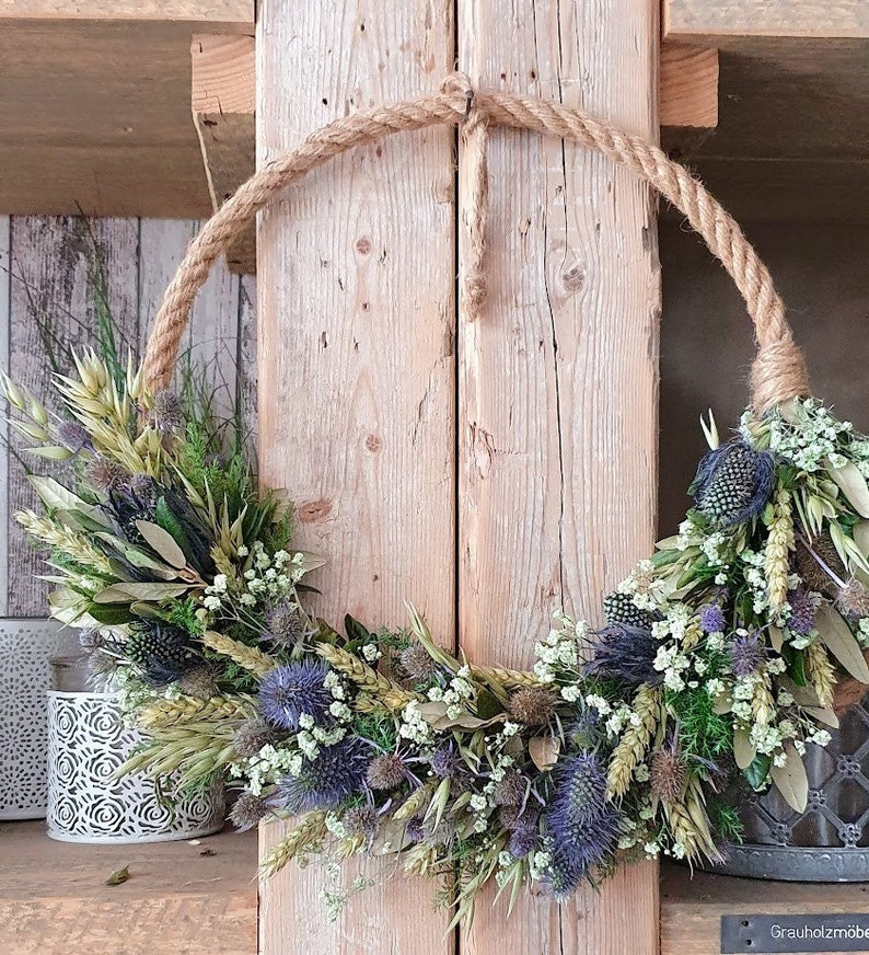 Flowerhoop "DISTEL-LIEBE" , stylischer Trockenkranz, Disteln, Schleierkraut bild 5