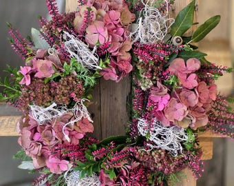 Hortensien Kranz 5 Herbstkranz rosa/rot-Töne mit weißem Curly-Moos