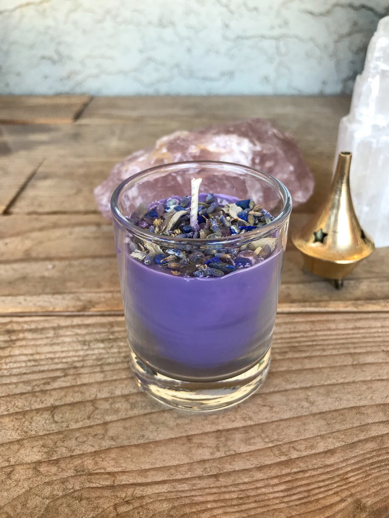 White Sage /& Lavender 3oz Soy Candle with Natural Dried Sage Lapis Lazuli Crystals Lavender Amethyst Crystals