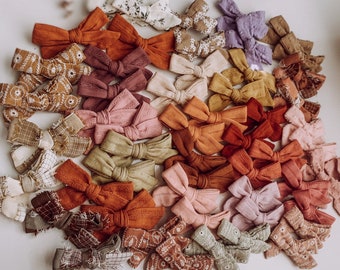 Bulk lot 30 pc Small Hair bows for baby Dolls children’s pinwheel school bow small bow hair clip Minikane paola reina Miniland