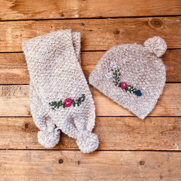 Écharpe de bébé tricotée | Écharpe alpaga | Écharpe de filles tricotées à la main | Écharpe pom pom