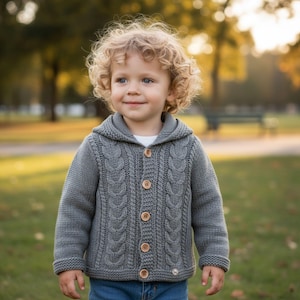 Cardigan à capuche en laine mérinos tricoté à la main : Pull bébé en maille torsadée