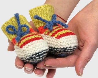 Unisex knit crib baby shoes newborn shower gift | Crawling kids cute booties | Shetland wool many color footwear infant  gift