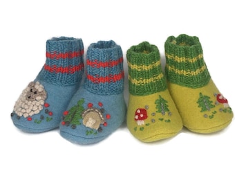 Unisex crawling baby shoes | Carrying kids cute booties | Crib embroidered footwear baby shower gift