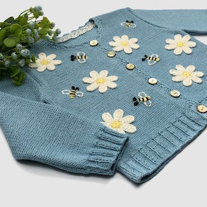 [GRAVER]★BLUE FLOWER DOT EMBROIDERY KNIT CARDIGAN UNISEX]Line flower dot embroidery knit cardigan - GRAVER