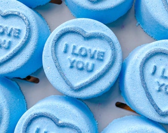 Blue Candy Heart Bath Bomb - valentijnsbadbom - valentijnscadeau - ontspannend valentijnscadeau - gespreksharten - liefdeshartsnoepjes