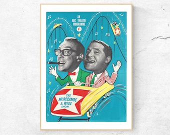 Okładka programu teatralnego Morecambe & Wise, lata 60. XX w., wysokiej jakości wydruk giclee, dekoracja ścienna i domowa.
