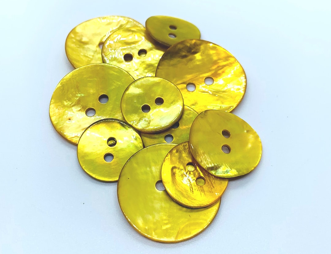 Agoya Buttons, Natural Shell, Round, Shades of Yellow and Gold Color ...