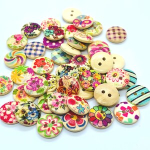 Flower buttons, gingham buttons, round, wooden button, 2 hole, 15 mm, gift for sewer, gift for quilter, gift for her, polka dot button