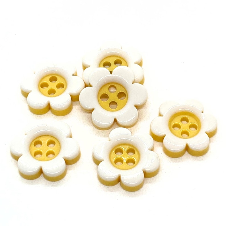 Yellow & White Flower Resin Buttons: 15mm Sewing Buttons- Set of 6