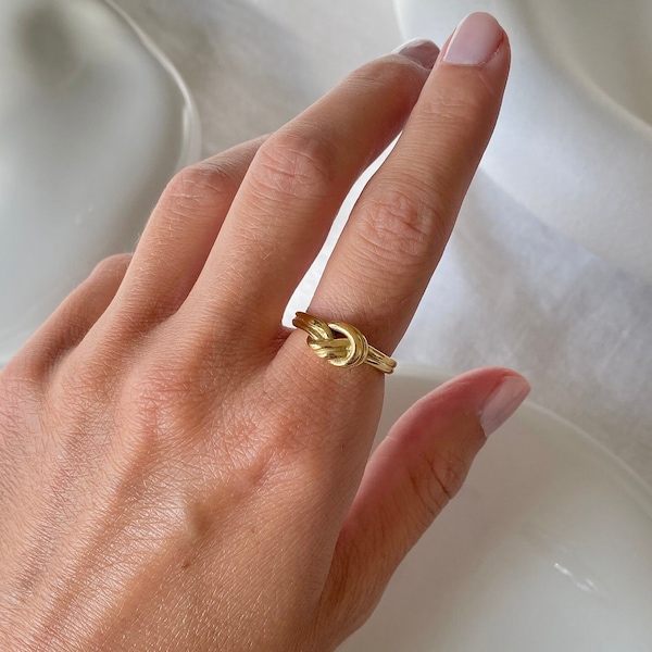 Phia Ring | Goldener Knotenring