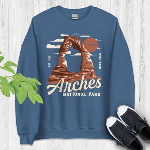 Arches National Park Sweatshirt: Retro Wandern Rundhalsausschnitt