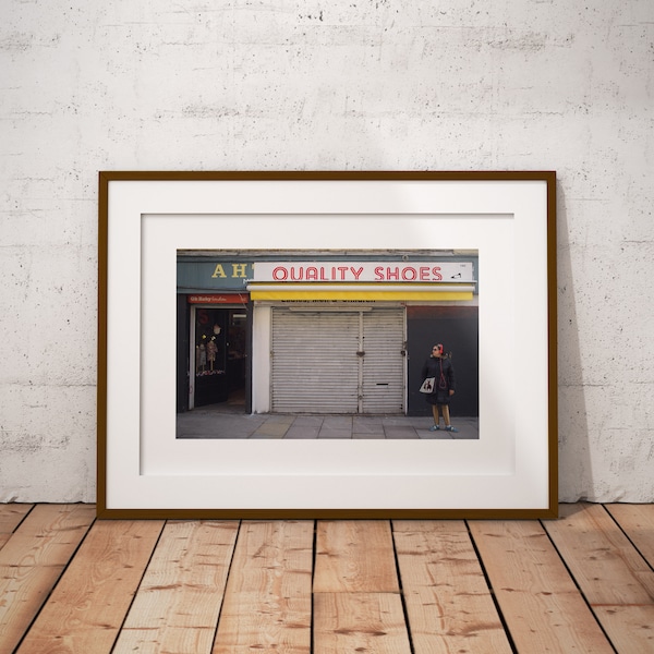 jeux de mots, couleurs, jeux de mots, photographie de rue de Londres, Brick Lane, beaux-arts, magasin de chaussures, jet d'encre, couleur, impression uniquement