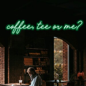 Café, camiseta ou eu sinal de néon para café ou cafeteria