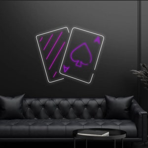 Cartas de póker de espadas letrero de neón. Cartel led para casino, mesa de póquer o juego.