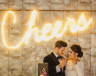 Enseigne néon Cheers Wedding : décoration de bar personnalisée
