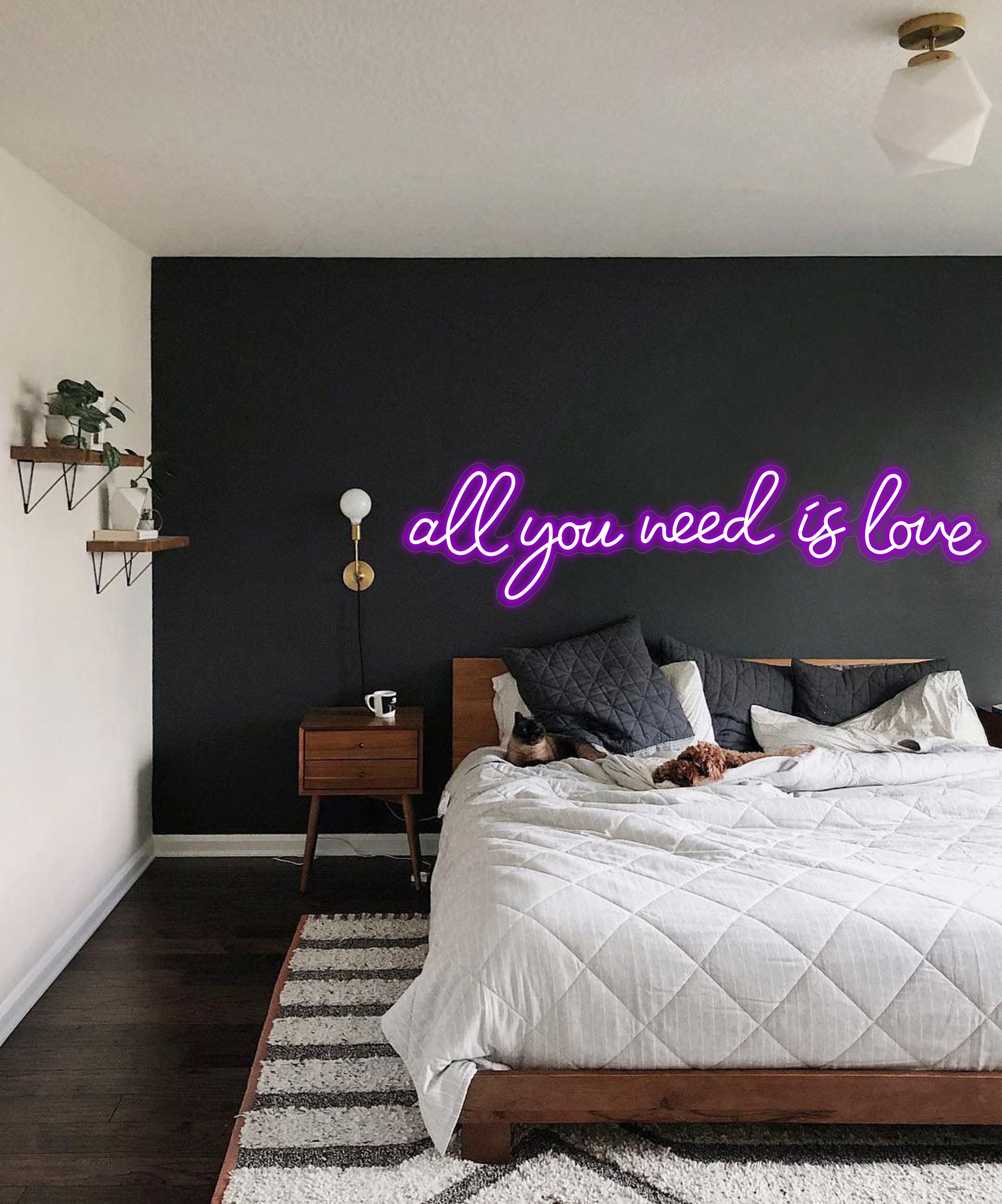 Loving this bedroom vibe, do you? ⁠💖 All our LED neon signs are