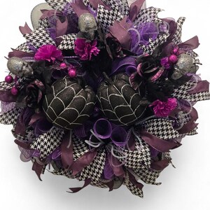 Purple and Black Halloween Wreath, Gothic Skull Wreath with Spider Ornaments, Witchy Decor, Halloween Wreath for Front Door