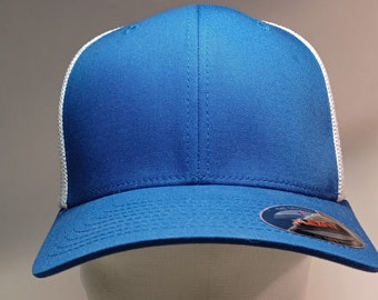 Flexfit  Original blank Royal Blue mesh back one size curved visor choice of Royal Blue with White mesh or Royal Blue with Royal Blue mesh.