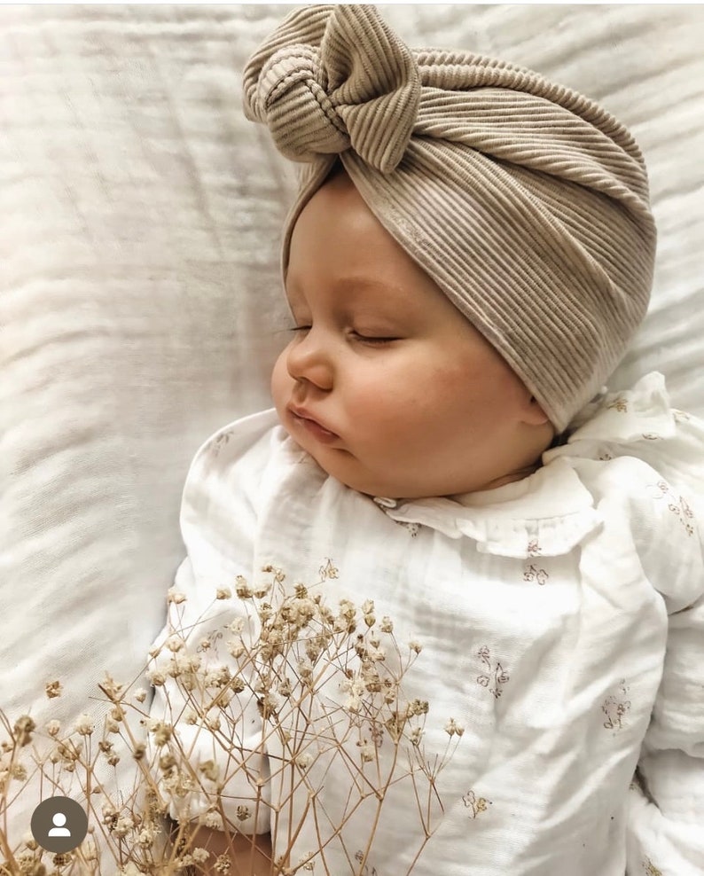 Turban bonnet bébé fille, fait main image 1