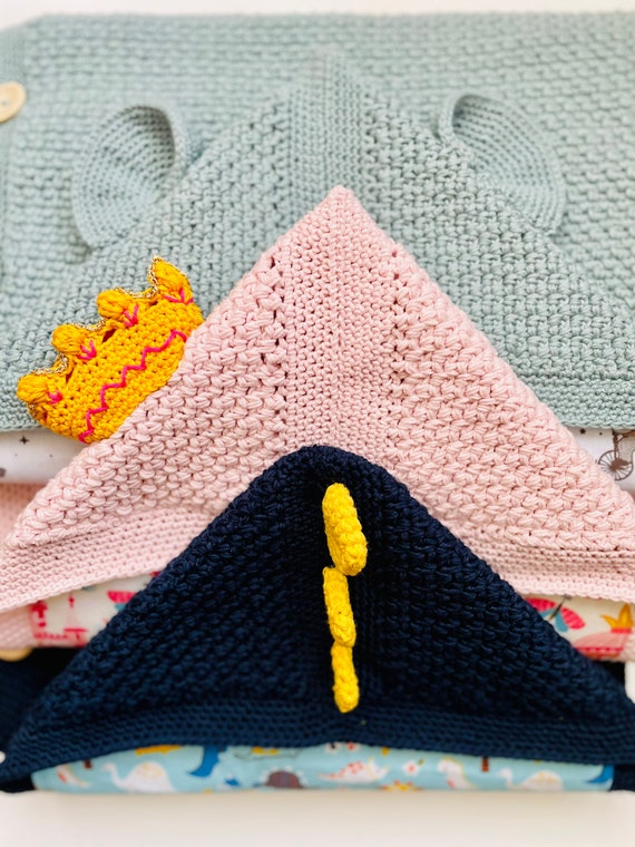 Manta para bebé tejida a crochet con personajes de reliquia, manta