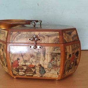 Anton Pieck At Marketplace Beechwood Purse 1973 Signed K/E Lifter
