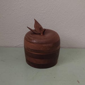 Hand Tooled Wood Apple Lidded Box Wood Segmentation Work