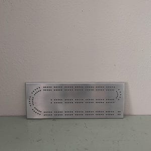 Plateau de jeu de cribbage en aluminium solide pour jeux du milieu du siècle sans chevilles