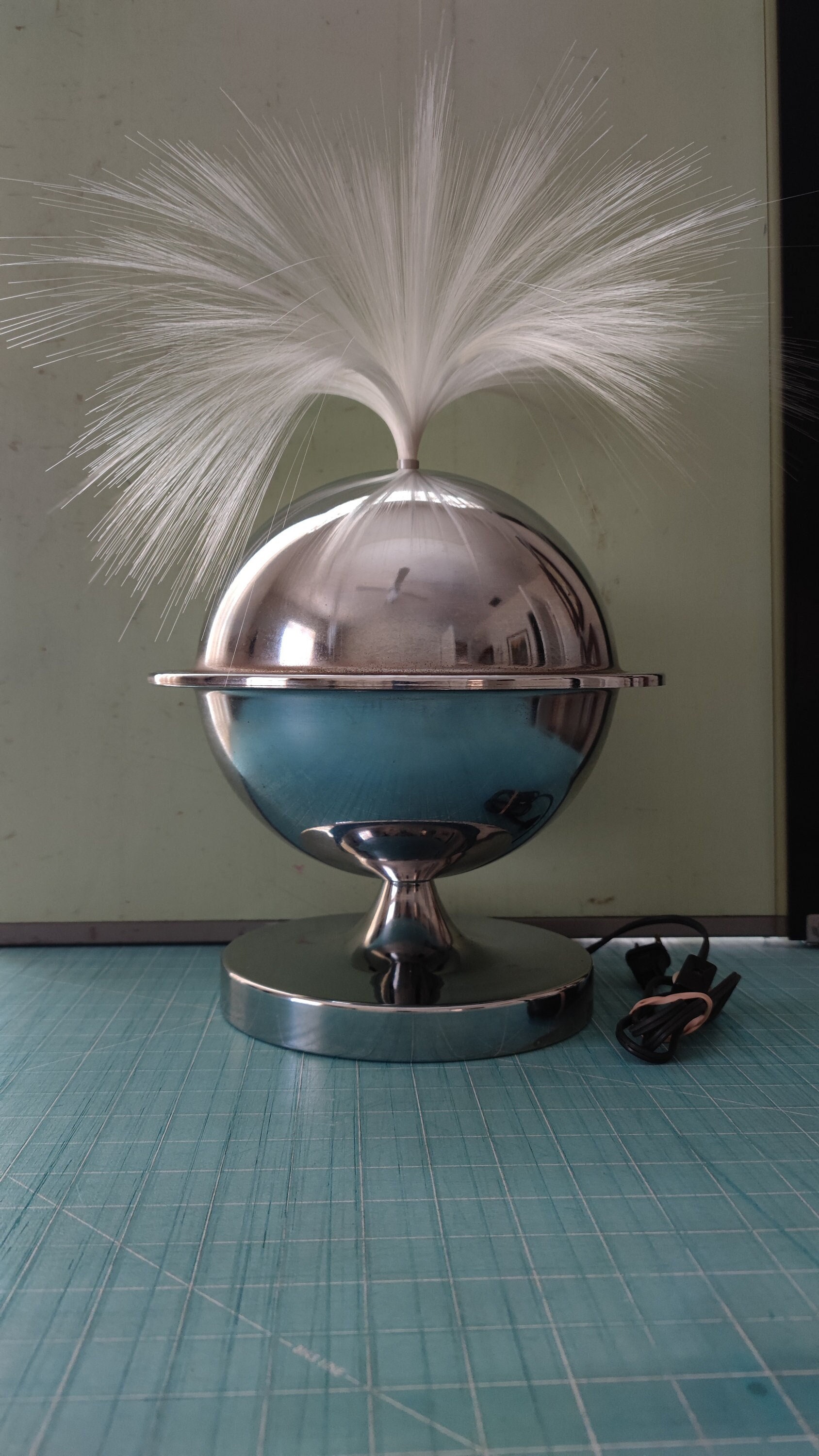 Cuda Chrome 303 Saturn Fiber Optic Rotating Rainbow Color Globe