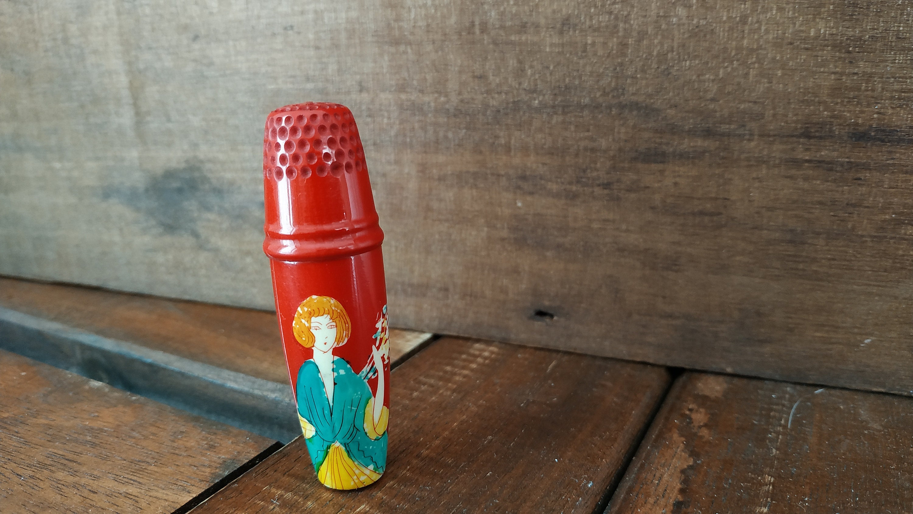 1920 年代のセルロイド製裁縫用指ぬきホルダー 針ケース 小箱 必需品